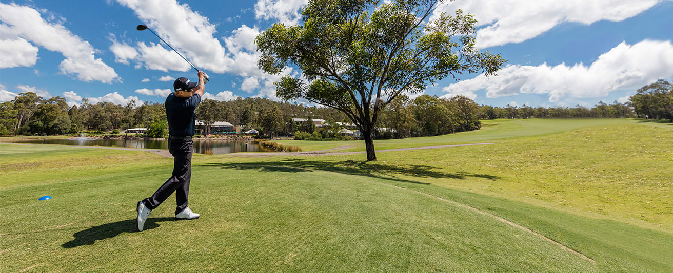 best hunter valley golf course being enjoyed by golfers on holiday playing 18 holes at Cypress Lakes Country Club