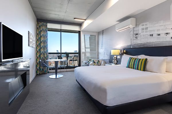 Oaks Melbourne on William Suites Studio Park Deluxe Bedroom