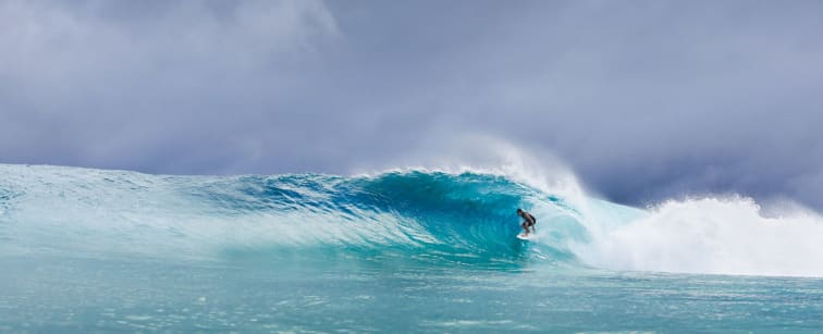 surfing big waves at snapper rocks gold coast qld