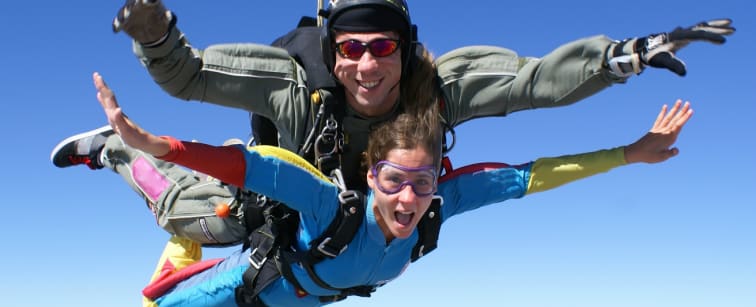 Thrill seeking experiences in the Hunter Valley include sky diving