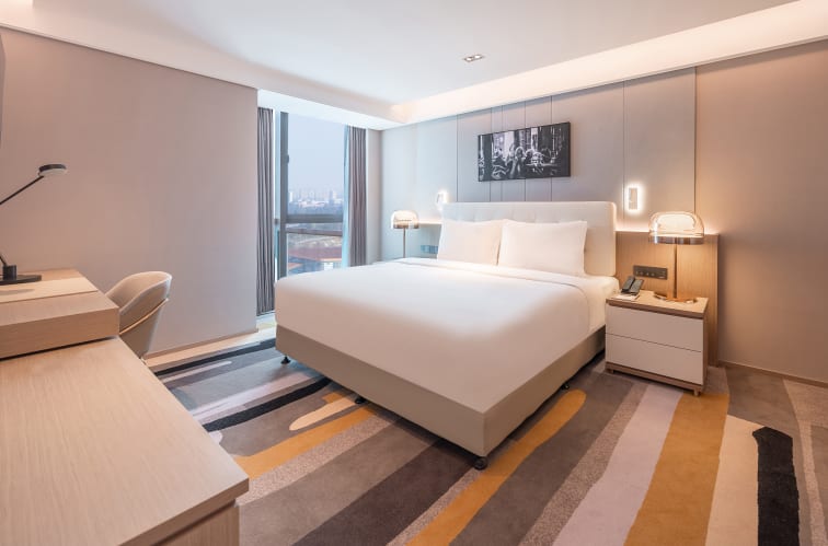 Oaks_Chengdu_At_Cultural_Heritage_Park_Guest_Room_Junior_Suite_King