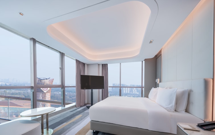 Oaks_Chengdu_At_Cultural_Heritage_Park_Guest_Room_One-bedroom_Suite_Bedroom