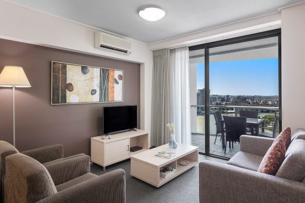 kitchenette in 1 bedroom apartment at Oaks Felix hotel for business travellers visiting Brisbane city