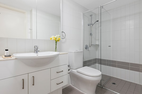 Oaks Brisbane on Felix Suites 1 Bedroom Executive Bathroom with Shower