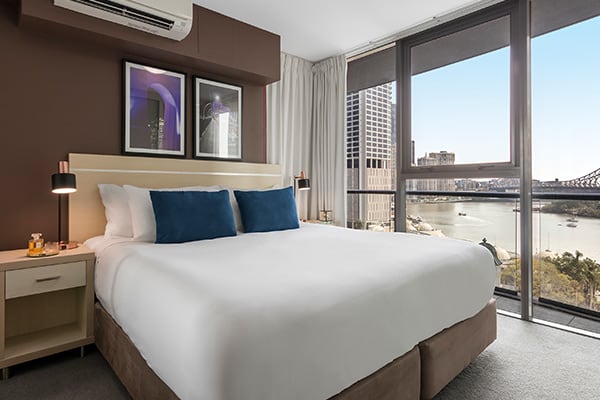 Oaks Brisbane Felix Suites 1 Bed Story Bridge View Bathroom