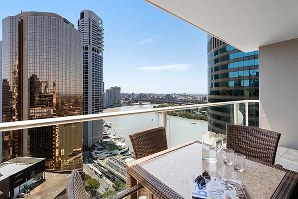 Oaks Brisbane Felix Suites 3 Bed Apartment Balcony with Brisbane River and Story Bridge View 