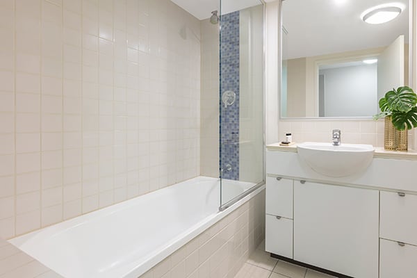 Oaks Brisbane Festival Suites 2 Bed Executive Bathroom