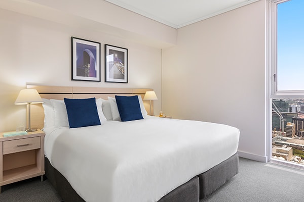 Oaks Brisbane Festival Suites 2 Bed Executive Bedroom
