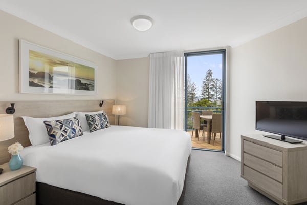 Comfortable Coolangatta hotel beds in two bedroom apartment walking distance to the beach in Coolangatta at Oaks Calypso Plaza hotel on Gold Coast