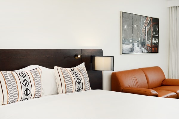 fresh pillows on clean bed sheets in one bedroom apartment at Oaks Grand Gladstone hotel