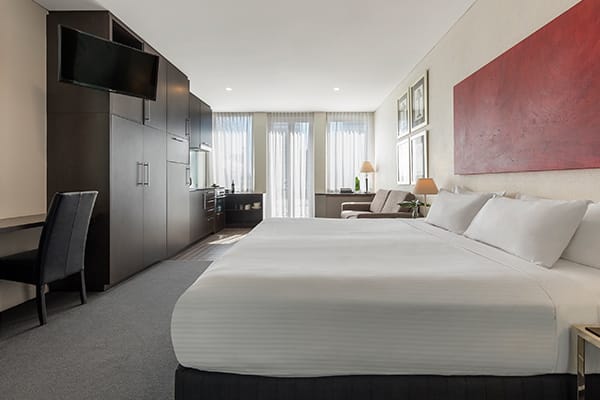 Oaks Melbourne on Collins Hotel Studio Executive Bedroom