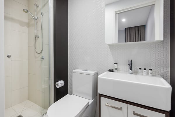 Oaks Melbourne Southbank Suites 2 Bedroom Bathroom