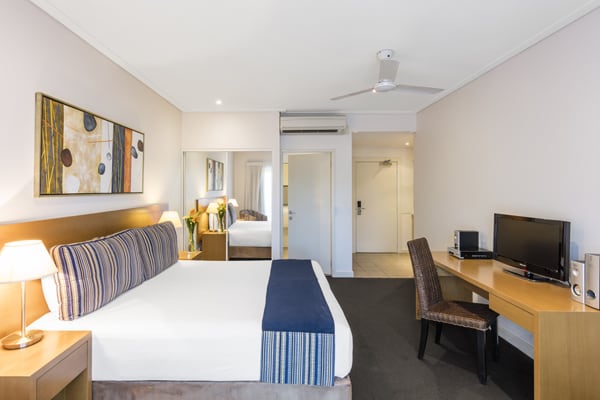 spacious, air conditioned Studio Apartment in popular Broome hotel with Foxtel and comfortable double bed
