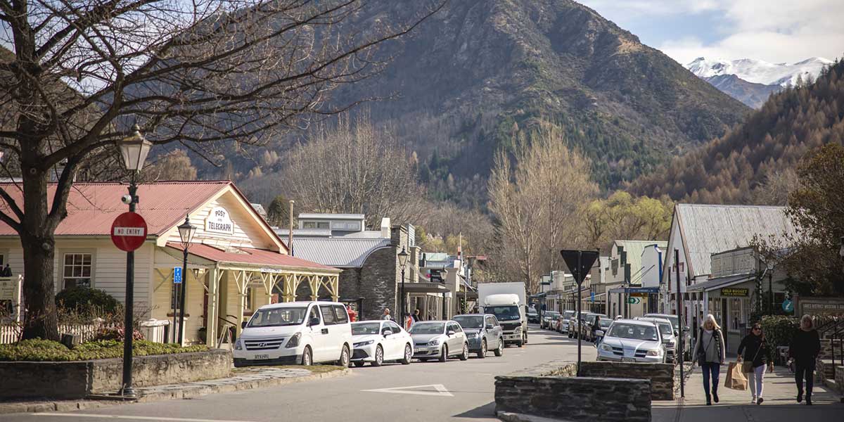 Street of Arrowtown with the charming view cottages, shops, and churches 