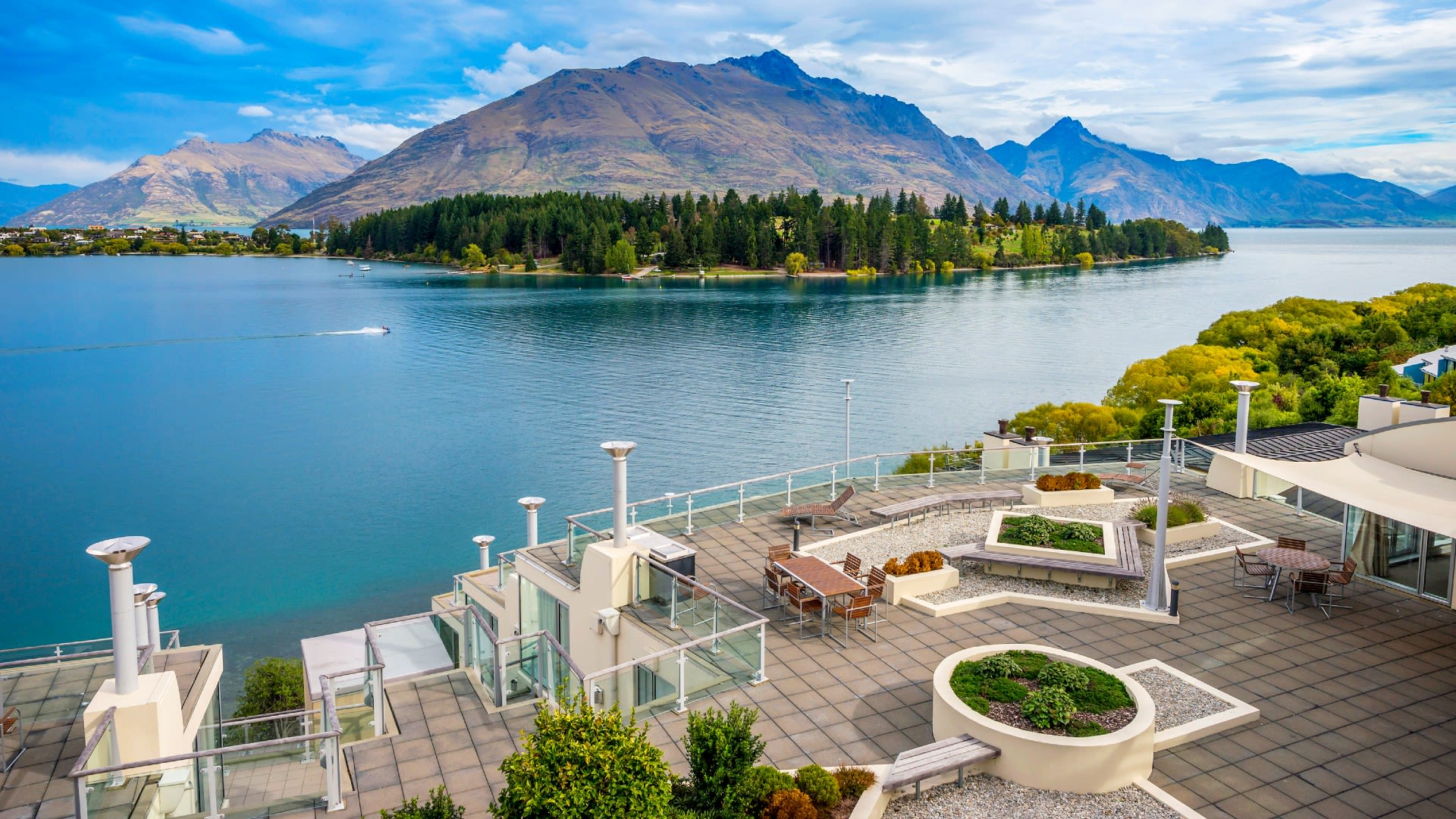 lake view apartment Queenstown